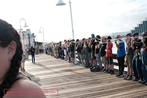 Мужчины с длинными усами и бородой установили новый мировой рекорд Мужчины с длинными усами и бородой установили новый мировой рекорд