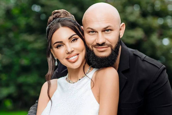 Оксана Самойлова подала на развод с Джиганом Оксана Самойлова подала на развод с Джиганом